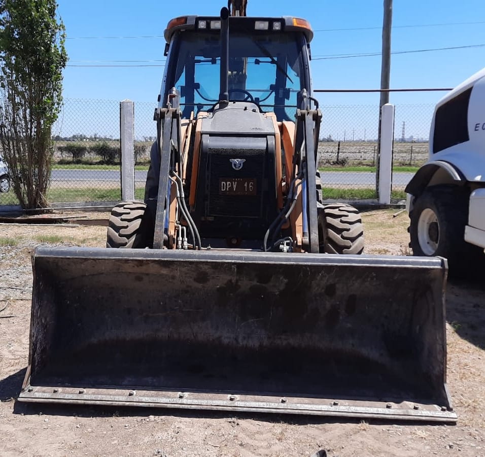 Retroexcavadora 570N